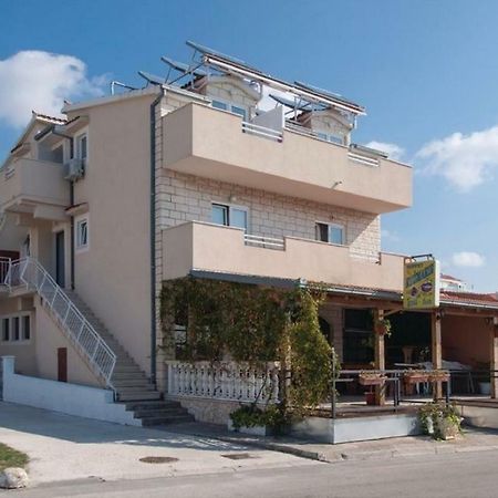 Apartmani Riva ロゴズニッツァ エクステリア 写真