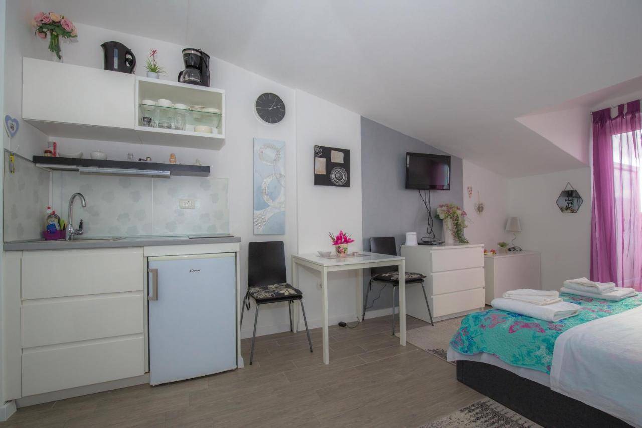Apartmani Riva ロゴズニッツァ エクステリア 写真